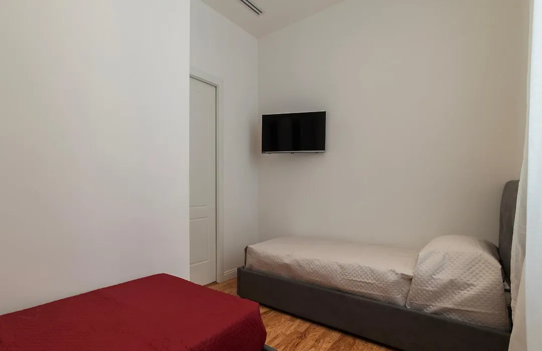 Guesthost - Rome Huge & Cozy Apartment-1