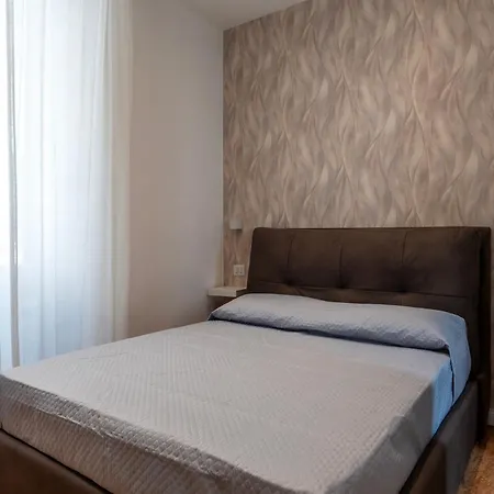 Guesthost - Rome Huge & Cozy Apartment-2